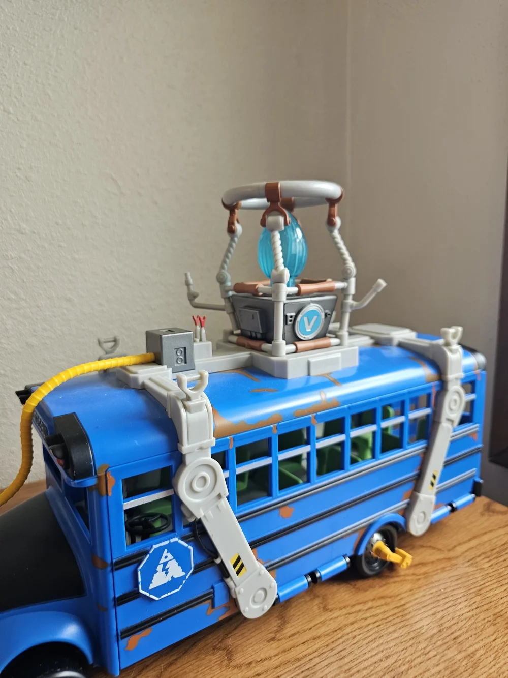 Fortnite Battle Bus 18 Inch Toy Vehicle No Ballon